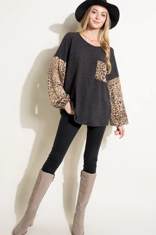 ANIMAL MIXED VOLUME SLEEVE TOP