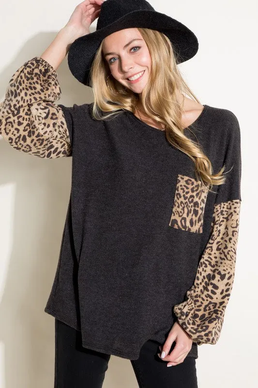 ANIMAL MIXED VOLUME SLEEVE TOP