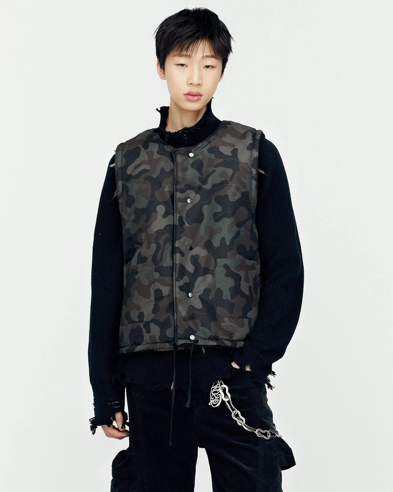 CAMOUFLAGE REVERSIBLE KNIT VEST awa647m(BLACK)