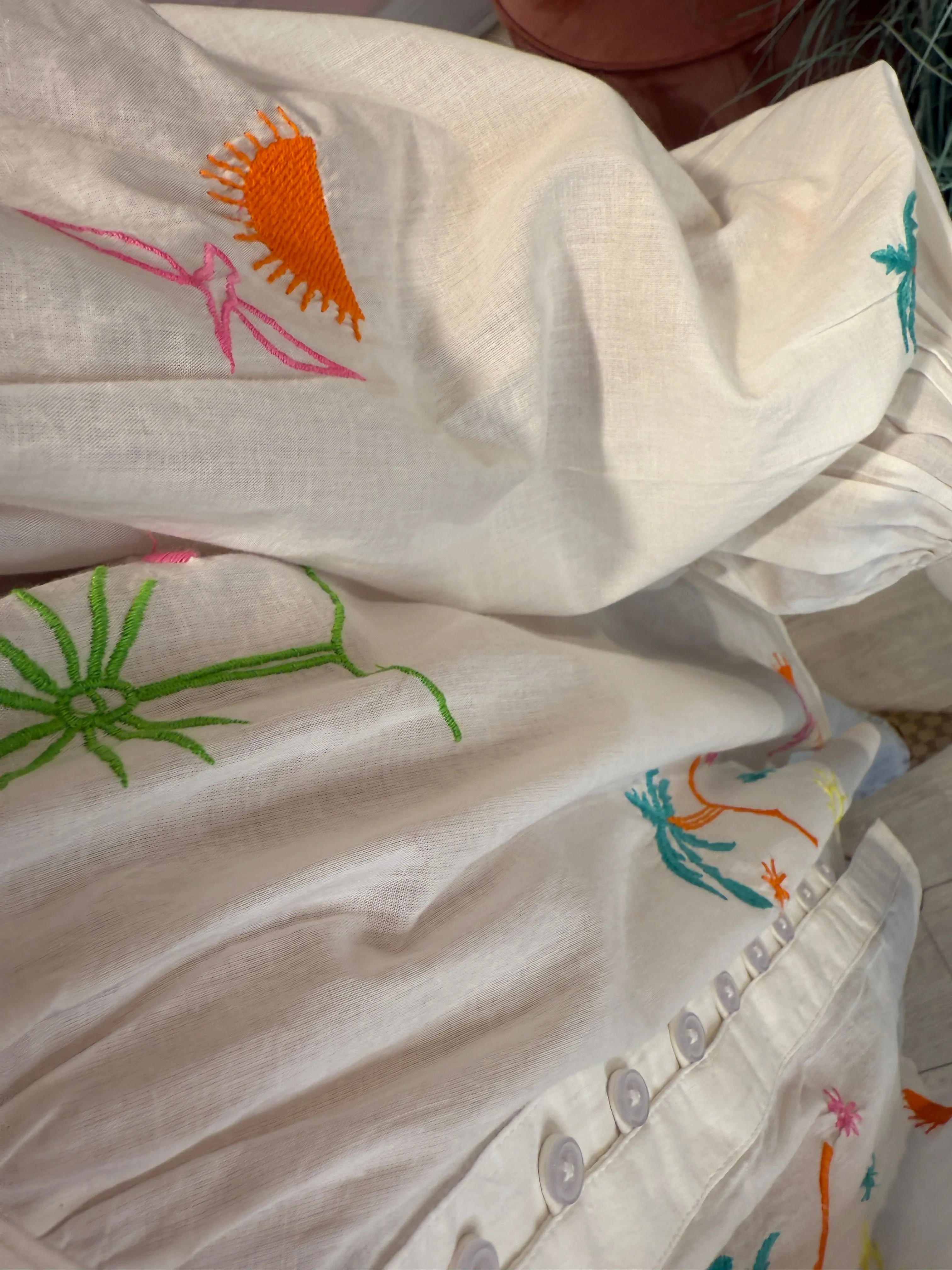 ISLA TROPICAL EMBROIDERED BLOUSE WHITE