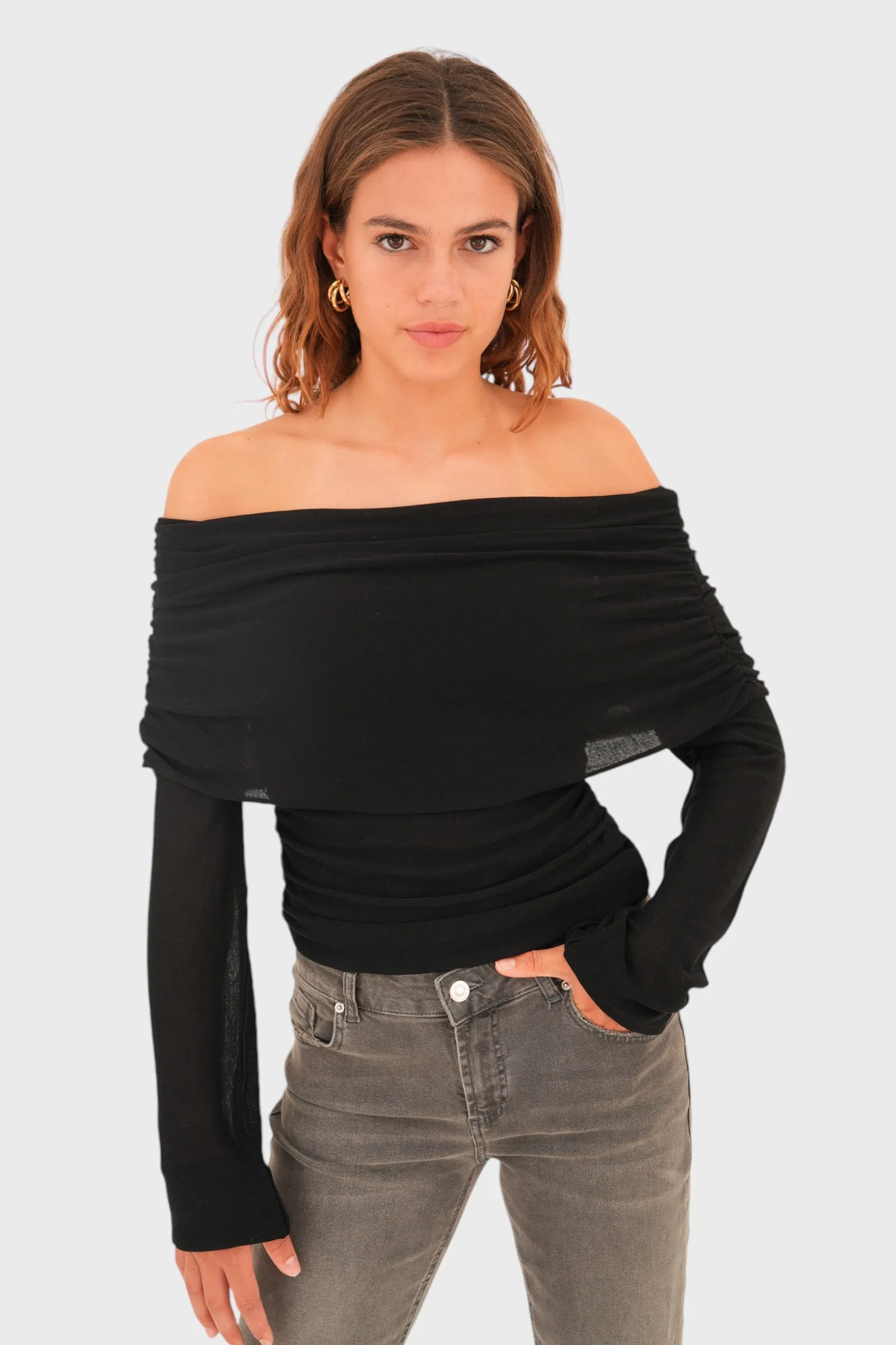 "Off shoulder" top black