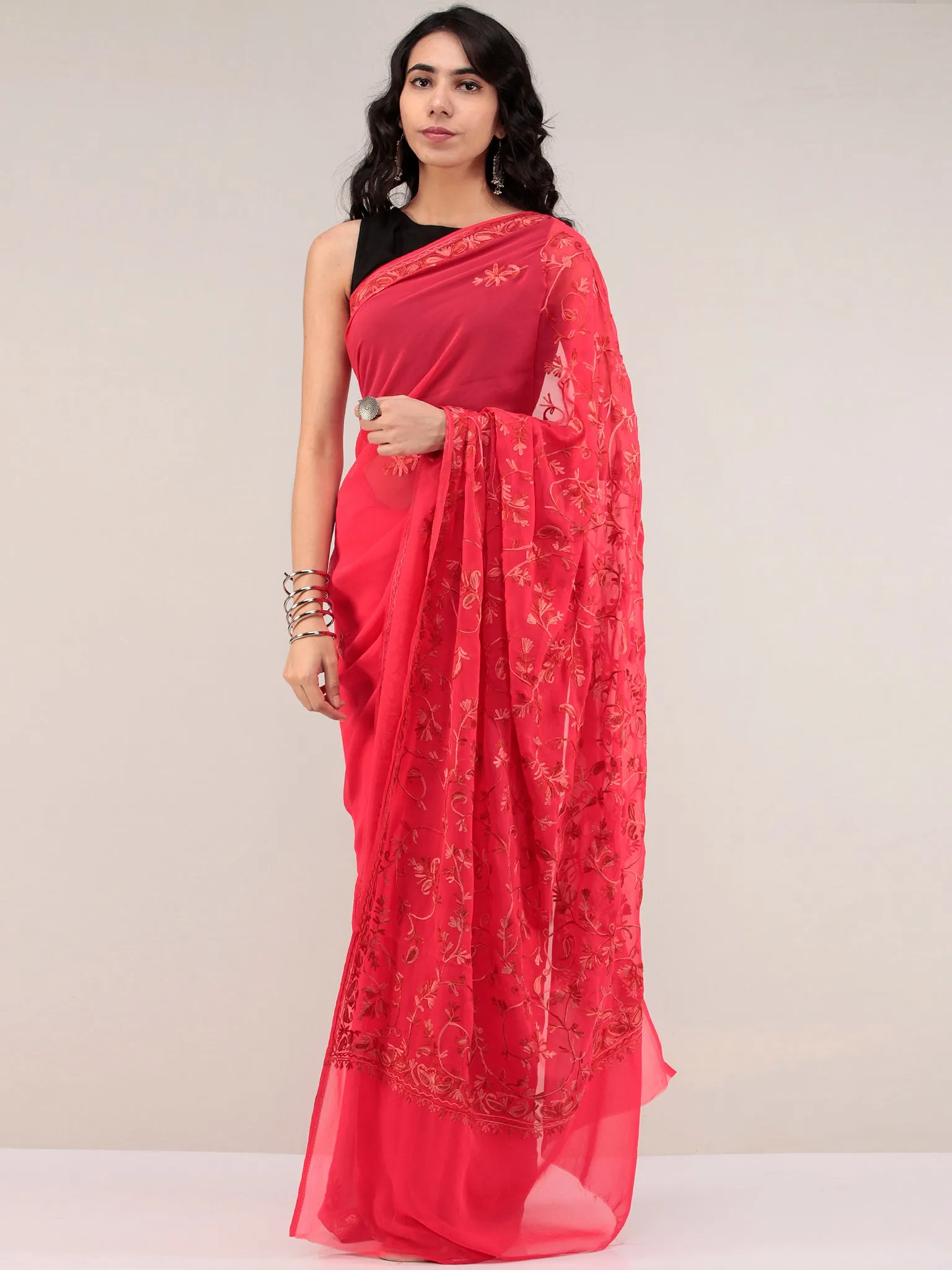 Red Aari Embroidered Georgette Saree From Kashmir - S031704659